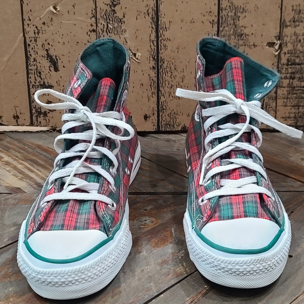 Vintage 90s Converse All-Star Christmas Plaid bells High Top shoes. Size 8.
